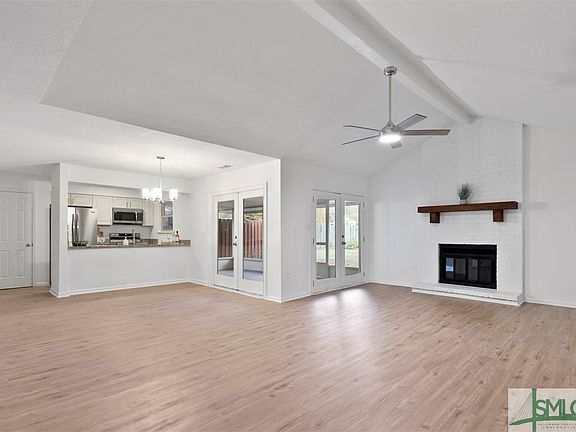 3rd image of 8 Goldfinch Court W