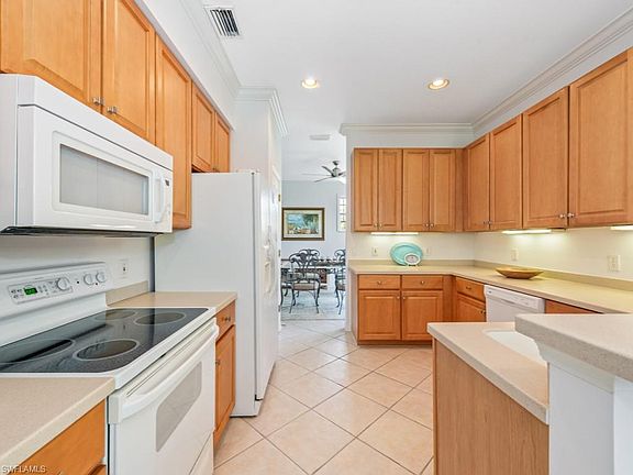 4th image of 3990 Bishopwood CT W #201