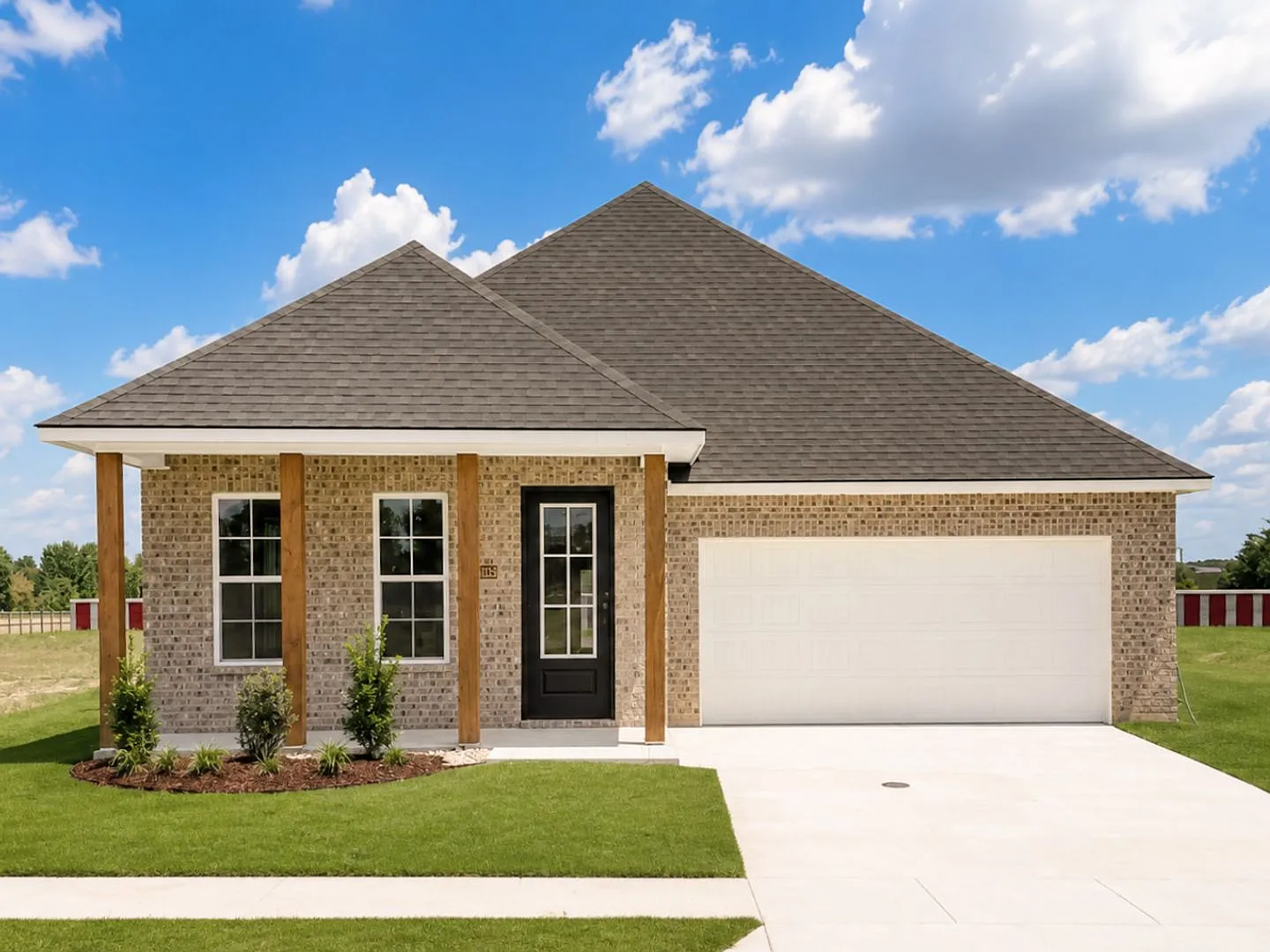 4 Bedroom Home in a Brand new Community off Burbank! — Photo 2