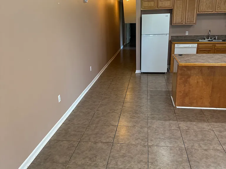 505 N Holly St #B — Photo 8