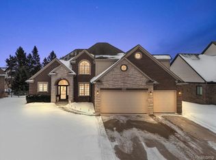 1752 John Paul Ct, Oxford, MI 48371