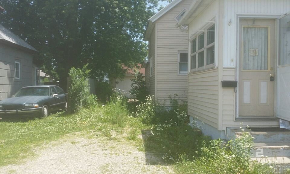 2nd image of 722 S Grant St