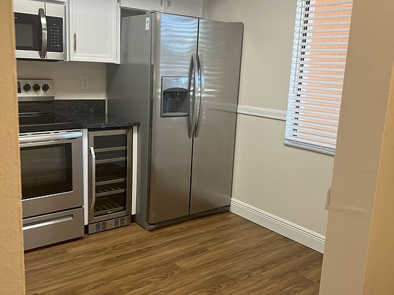 4th image of 108 Lakeside Dr
