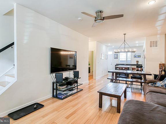 4th image of 2147 E Norris St