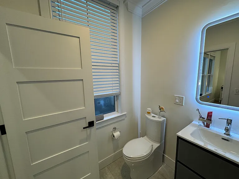 464 Sumner St #2 — Photo 9