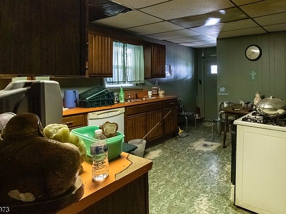 4th image of 623 No Grove St