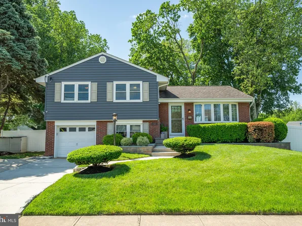33 Dailey Dr, Hamilton, NJ 08620