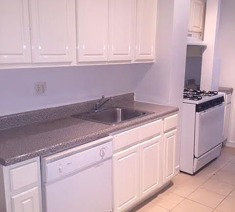 3rd image of 812 W 181st St APT 31