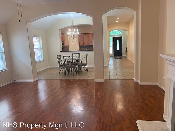 4th image of 1208 Constance Dr