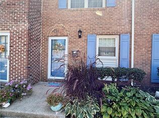 887 Elizabeth Ct, Virginia Beach, VA 23451