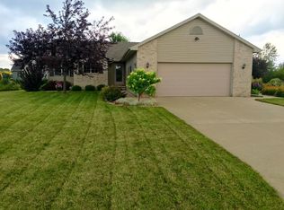 N8935 Willow Ln, Harrison, WI 54952