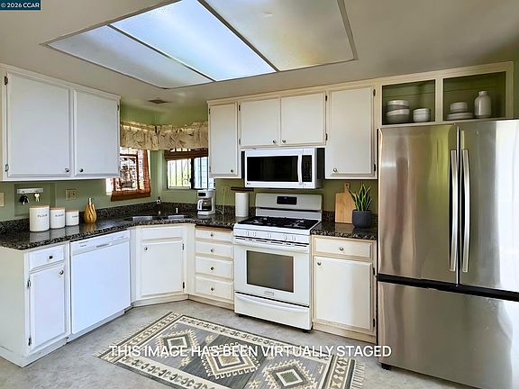 4th image of 2329 Lido Cir