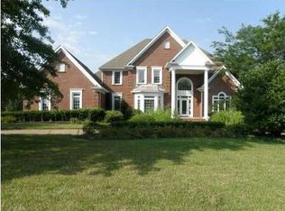 12040 Hunting Crest Dr, Prospect, KY 40059