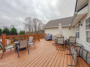 121 Uphill Dr, Madisonville, TN 37354