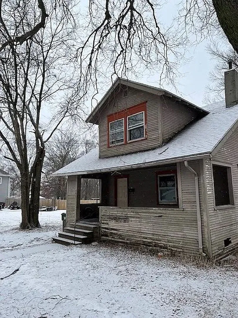 3 bedroom 1 bathroom single family home — Photo 2