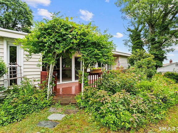 3rd image of 51 Orchard Hill Road