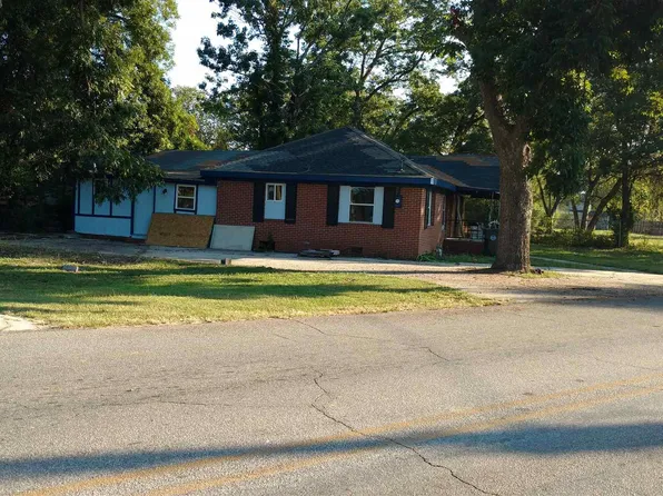 307 Spruce St, Fort Valley, GA 31030