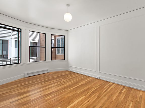 3rd image of 3260 Gough St #205