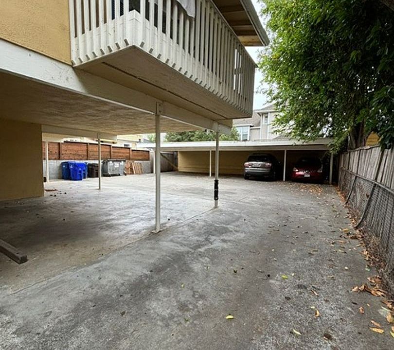 Building Photo 4