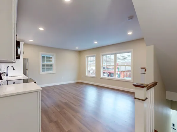 130 Center St Unit 2, Southington, CT 06489