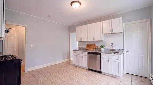 33 1/2 Barclay St #3 Photo 1