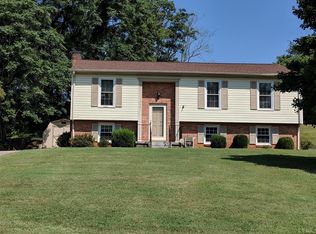 1320 Fenwick Dr, Lynchburg, VA 24502