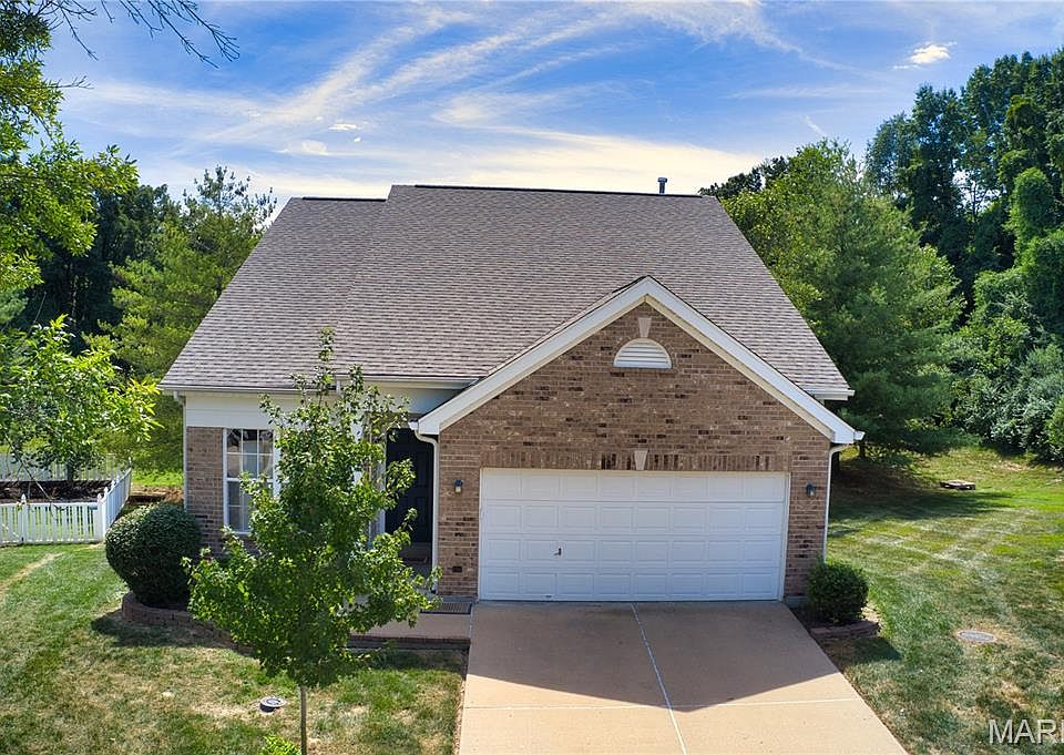 1st image of 123 Hollow Brook Dr