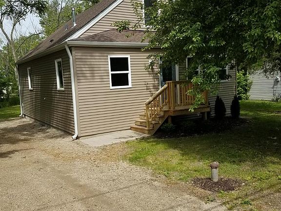 2nd image of 42726 N Lake Ave