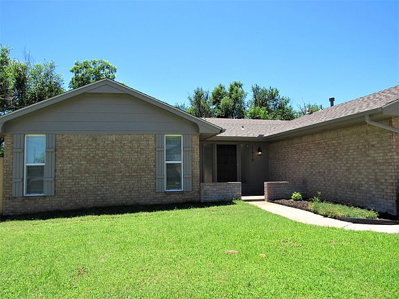 3rd image of 1416 Briarwood Dr