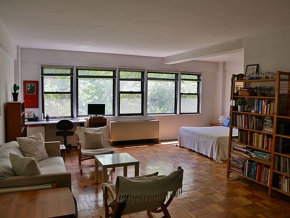 2nd image of 55 E 9th St APT 5J