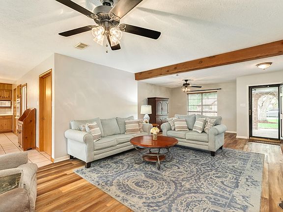 5th image of 131 Singleton St