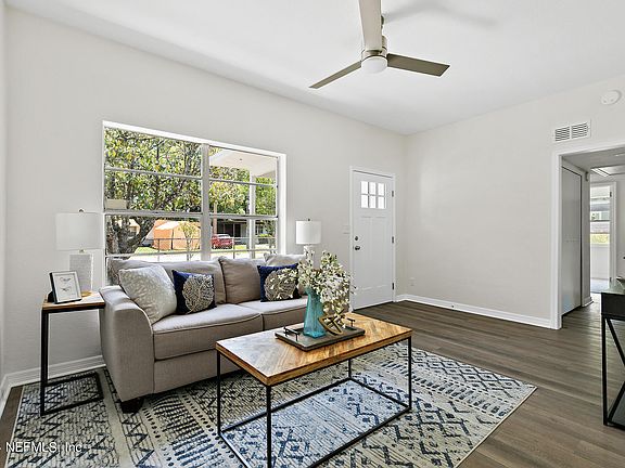 3rd image of 1080 CRESTDALE Street