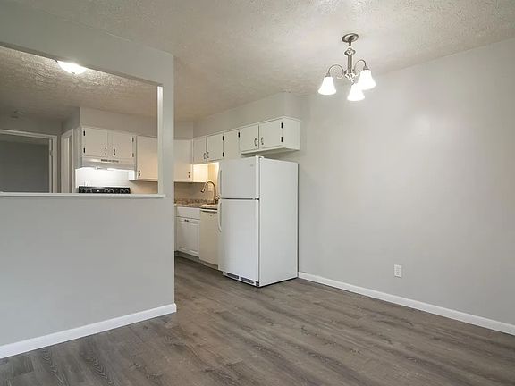 2nd image of 3157 Harry Lee Ln #4