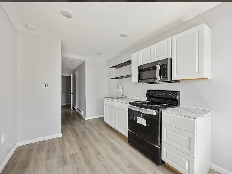 7013 Saybrook Ave #3 — Photo 2