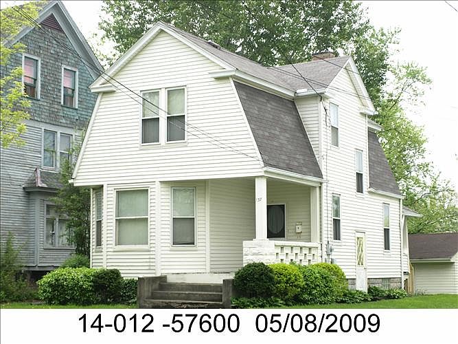 1st image of 137 E Main St SE