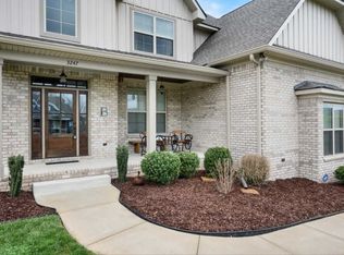 3247 Mecklenburg Dr, Columbia, TN 38401