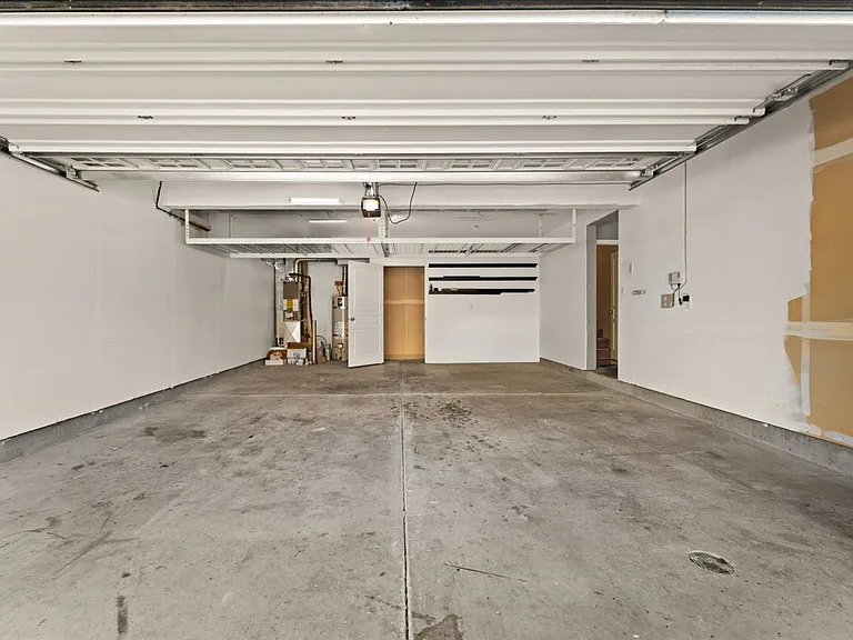 15525 SW Ivory St — Photo 39