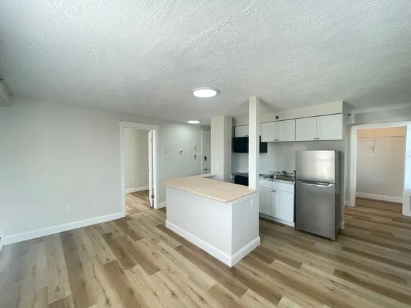 251 Pine St, Manchester, NH