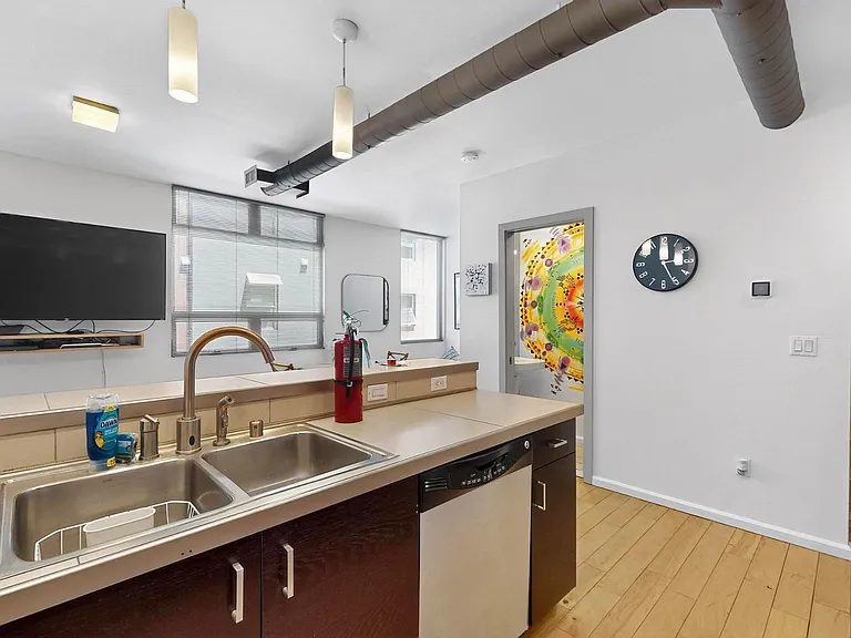 343 Platinum St SW #B — Photo 30