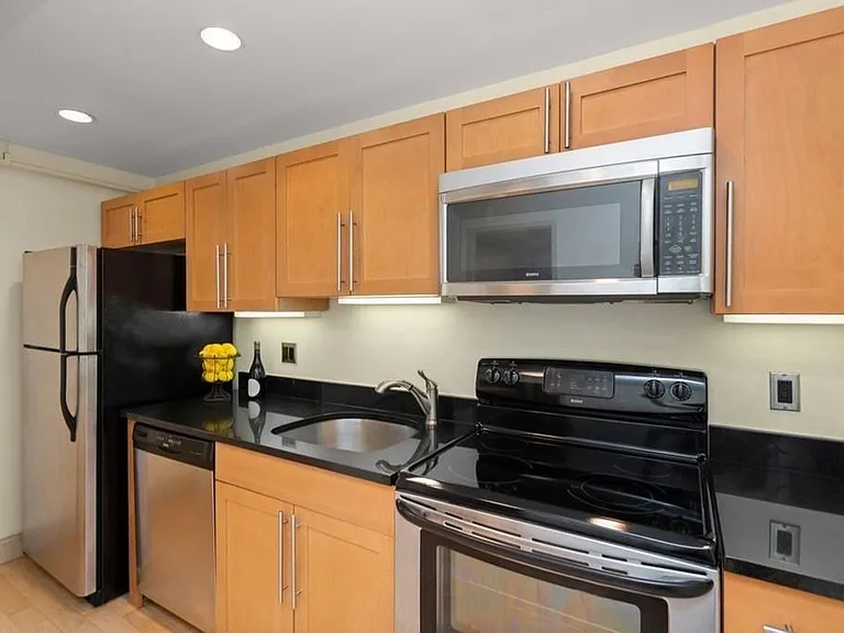 1600 Beacon St #305 — Photo 5