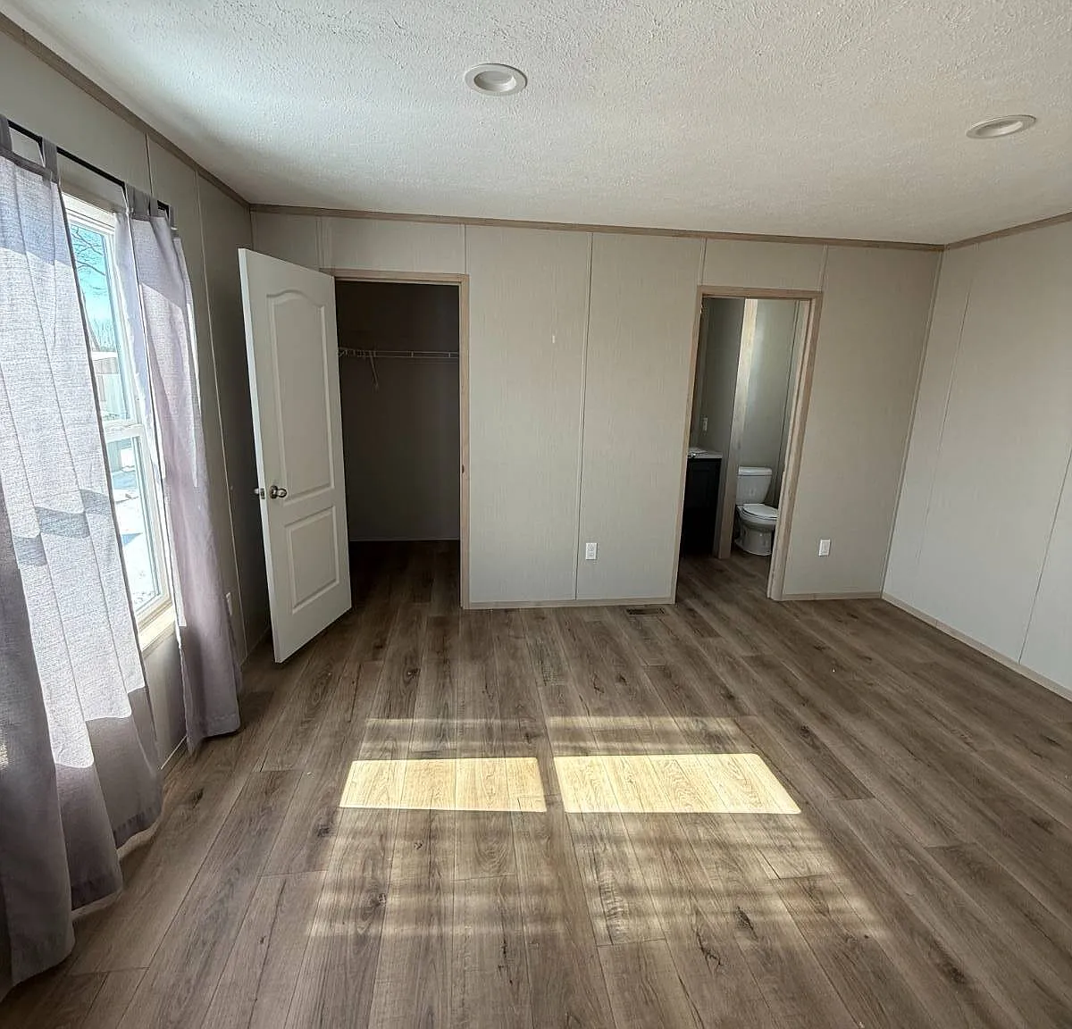 2 bed, 2.0 bath, 896 sqft, $1,150 — Photo 4