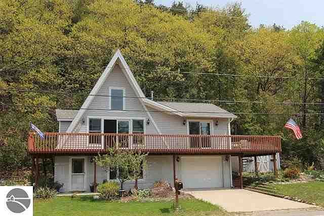 1st image of 4388 Crystal Dr