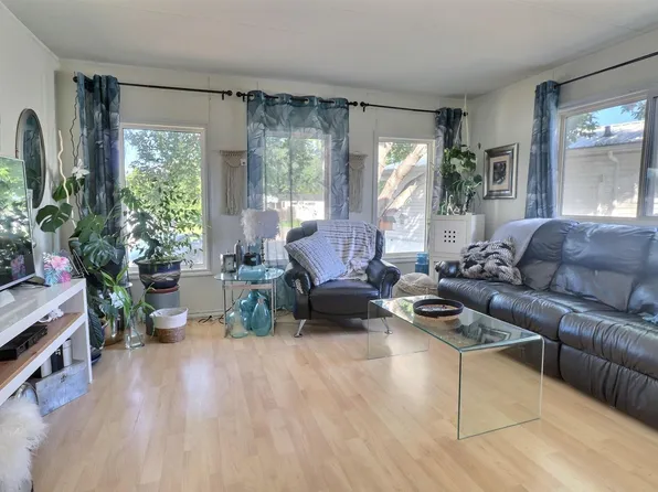 289 Juniper Cres, Edmonton, AB T5Y 6L6