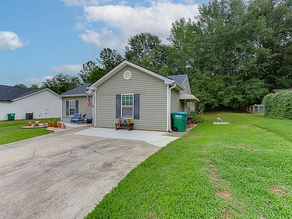 2nd image of 31 Coles Court Dr