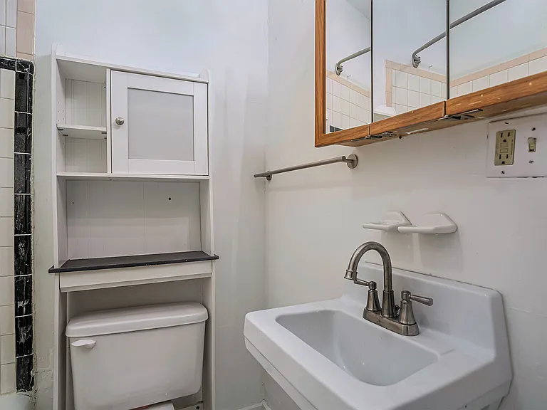 250 Paris Ave SE #4 — Photo 13