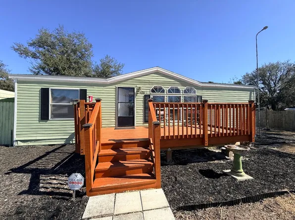 27406 Bay Ave, Okahumpka, FL 34762