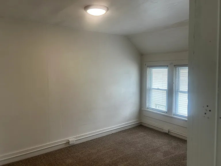 100 8th St NW #3 — Photo 3