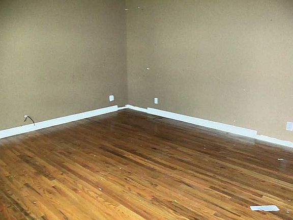 4th image of 11136 N Highway 170