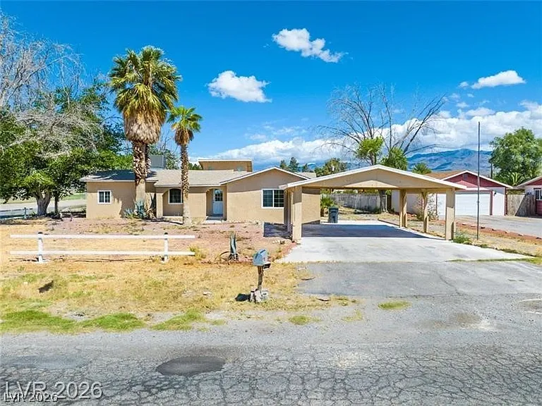 510 E Simkins Rd — Photo 2