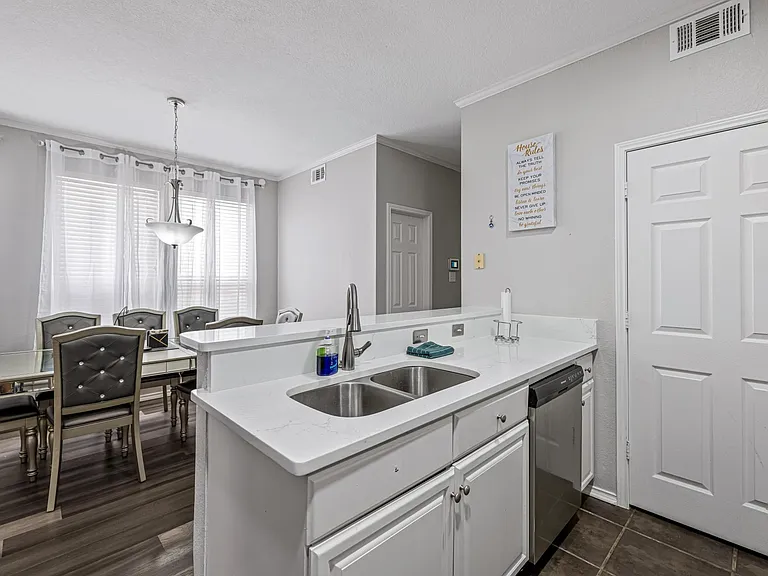 6011 Barrington Ct — Photo 11